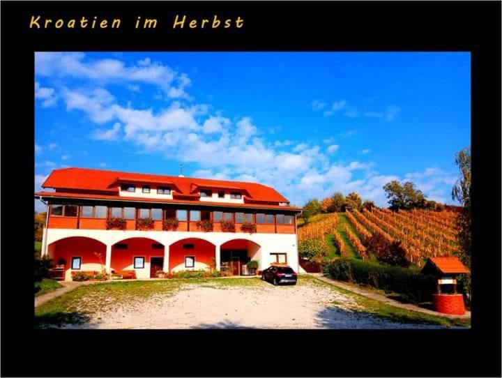 Klet Jana Bed & Breakfast Ястребарско Экстерьер фото