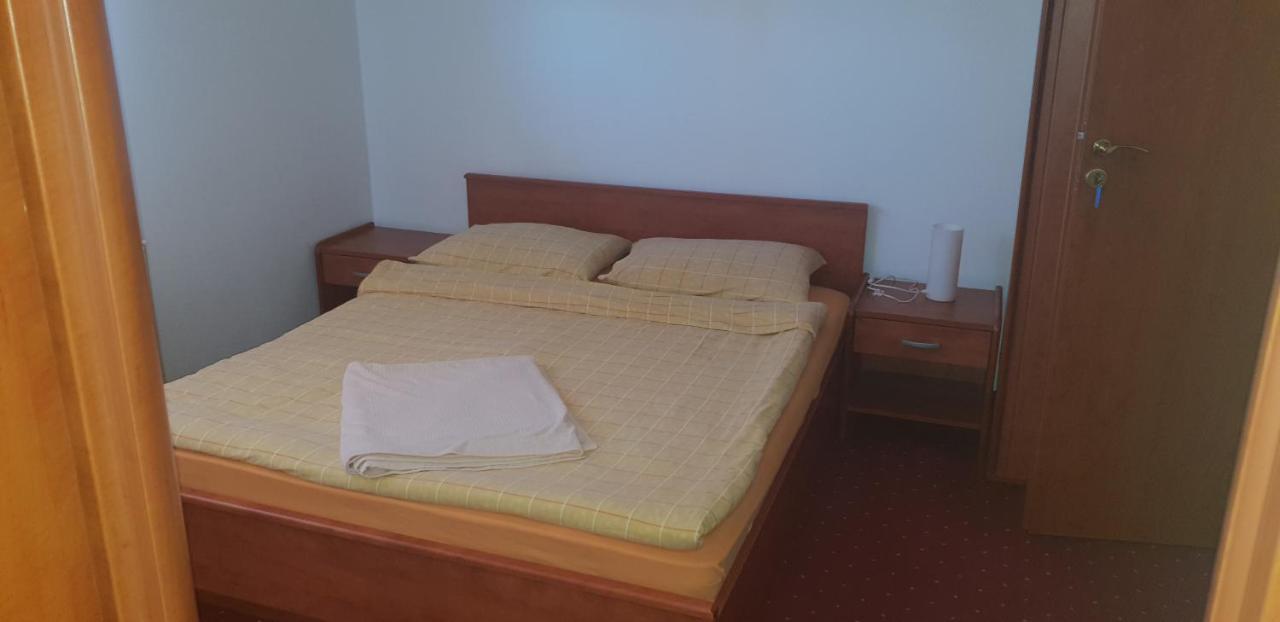 Klet Jana Bed & Breakfast Ястребарско Экстерьер фото