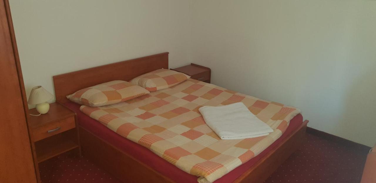 Klet Jana Bed & Breakfast Ястребарско Экстерьер фото